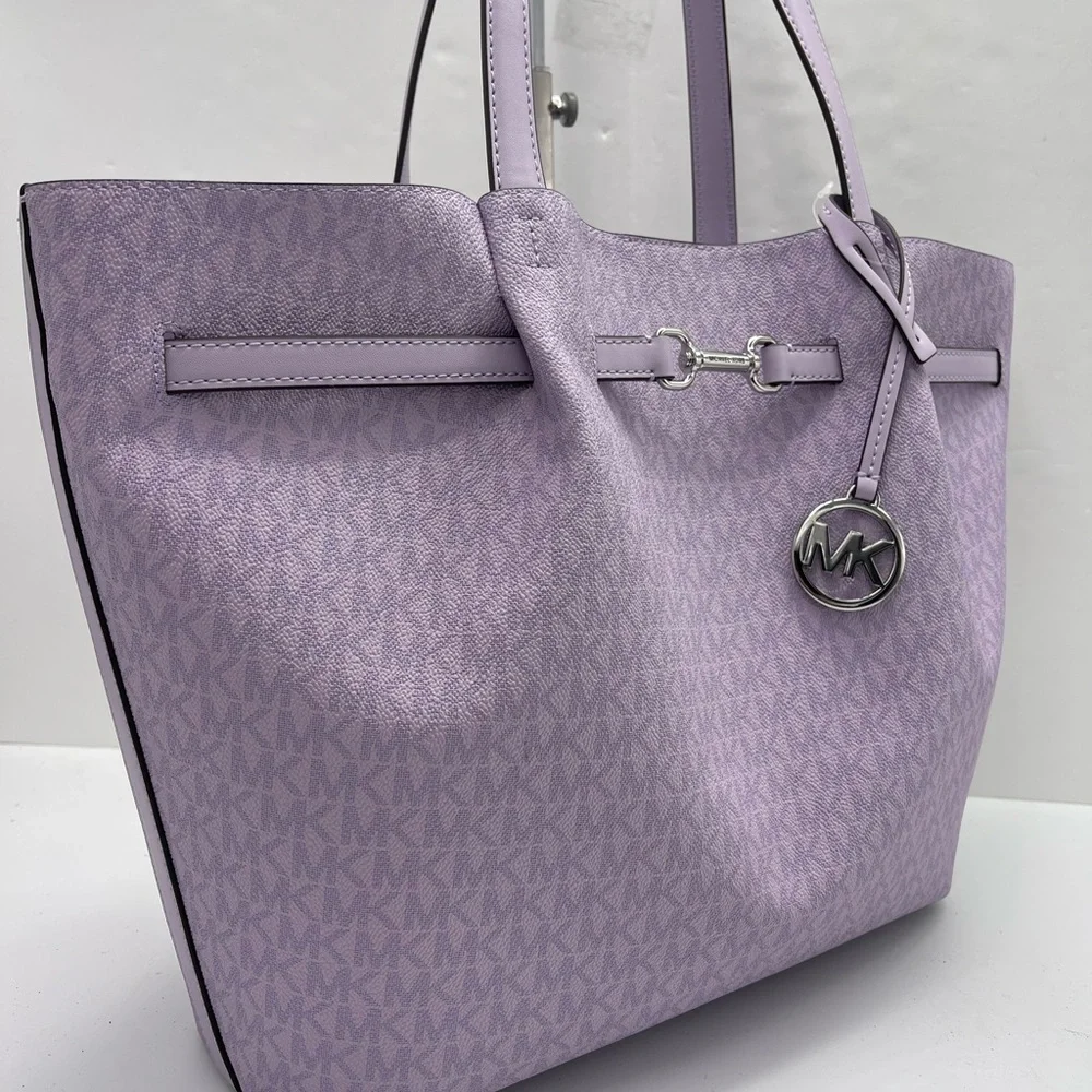 MICHAEL KORS Carson Large Signature Logo CZ Shoulder Tote Bag
Light Quartz
NWT - Picture 14 of 16